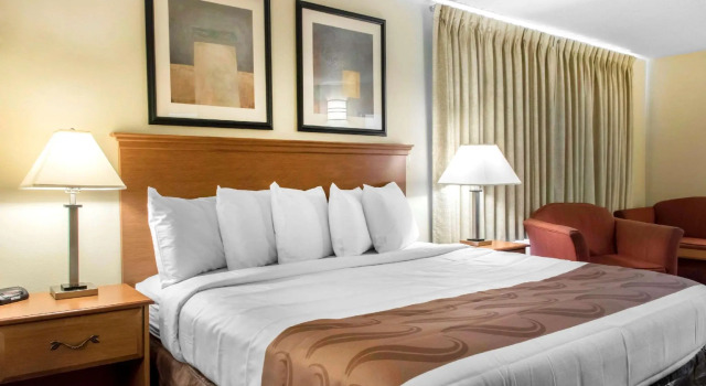 Двухместный номер Standard Days Inn by Wyndham Penn State