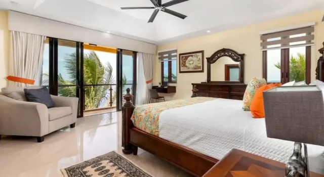 Breathtaking Oceanfront Luxe Villa in Tower Isle Jacuzzi Pool Fully Staffed