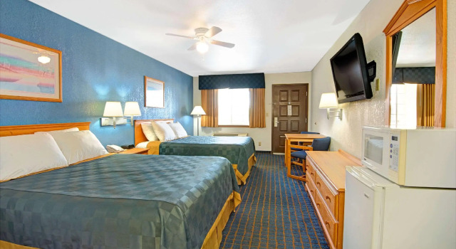 Четырёхместный номер Standard Days Inn by Wyndham El Paso West