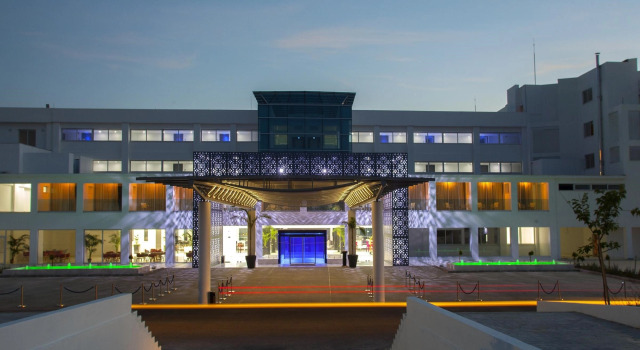 King Evelthon Beach Hotel & Resort, Book Resort SPA Hotels in Chlorakas, SPA