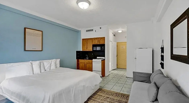 HB 414 - Beach Front suite at Hollywood Beach Resort - direct beach access Swimming Pool, Забронировать Курортный отель Голливуд-Бич Панхэндл Флорида, рядом с Норт-Лейк