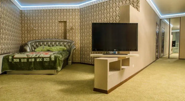 Vip-Parus, Varaa Hotelli Harkova 