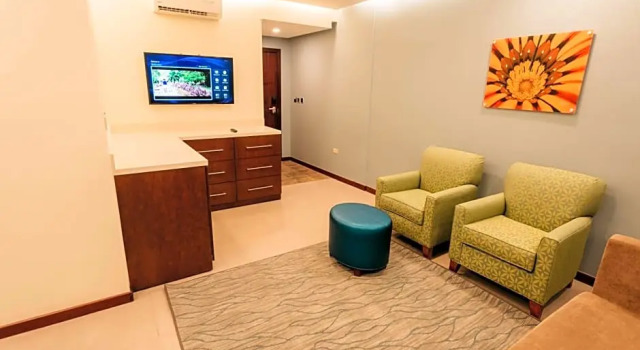 Двухместный люкс Surfrider Resort Hotel