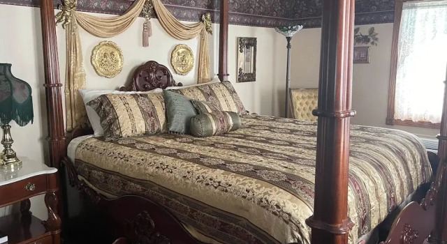 Двухместный номер Grand Victorian Inn Motel & Suites