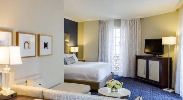 Двухместный полулюкс Executive The Adolphus, Autograph Collection
