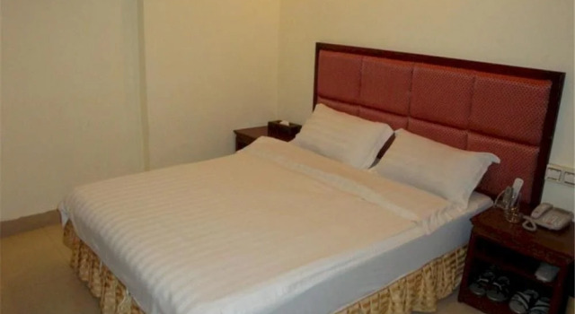 Baojiang Yingbin Hotel, Boek Hotel Hotels in Guangdong met parkeren, Parkeren