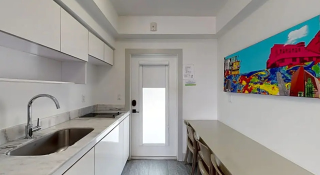 Номер Economy Park Royal Miami Beach