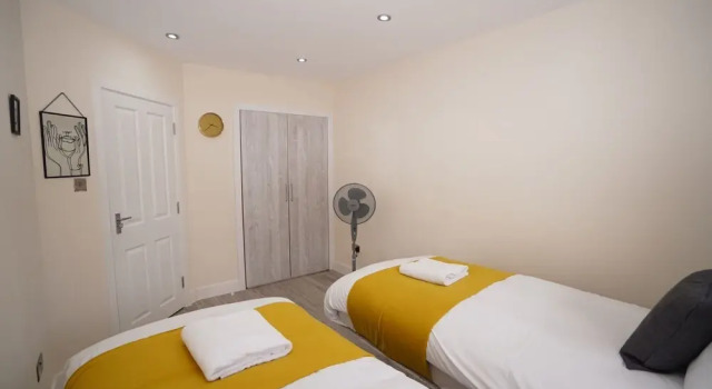 Unique & Luxurious 2bed Apartment London, Забронировать Апартаменты/квартира Отели Большого Лондона с парковкой, Парковка