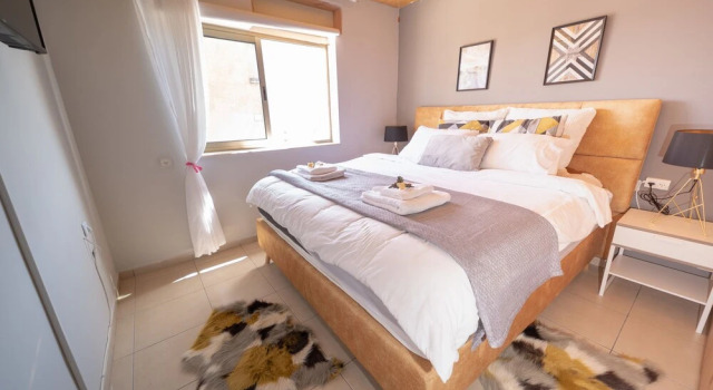 Stylish 2Bdr Apartment And Balcony