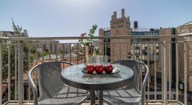 Klassisk  værelse med altan Paamonim Jerusalem Hotel