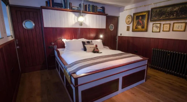 Номер Standard 1777. At The Albion