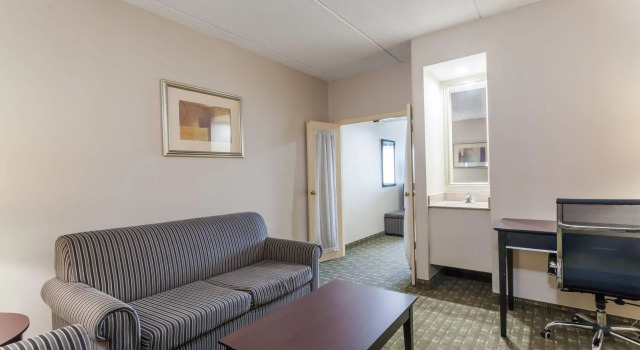 Ramada Newburgh/West Point, Varaa Hotelli Newburgh Hudson Valley