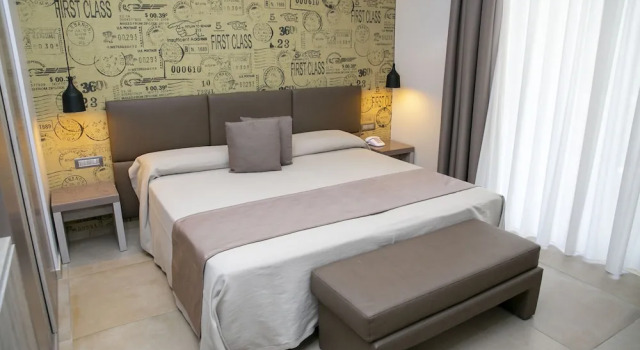 Двухместный номер Deluxe с балконом и с частичным видом на море Hotel Pietra di Luna