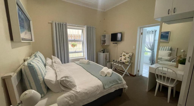 Номер Superior Footprints in Kleinmond