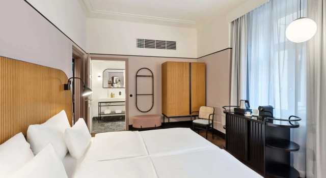 Двухместный номер Superior Hotel Astoria Vienna, Curio Collection by Hilton