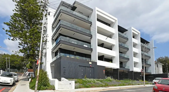 2 Bedroom Heart of Sea Point The Avant, Забронировать Апартаменты/квартира Отели Cape Peninsula с парковкой, Парковка