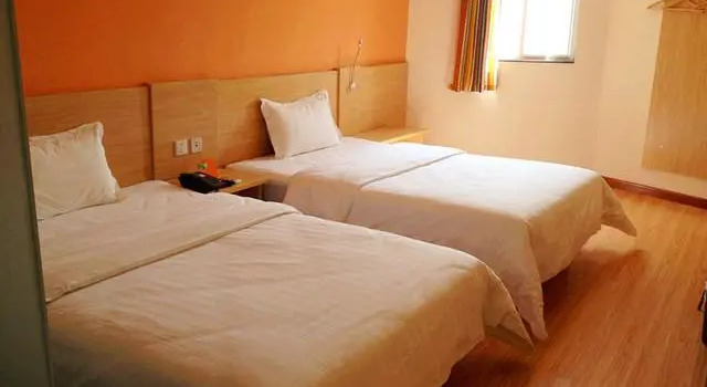 Junyi Hotel (Luohe International Convention and Exhibition Center)