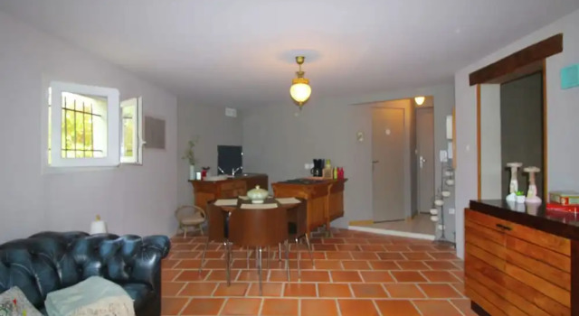 Graceful Cottage in Faucon With Terrace, Забронировать Дом для отпуска Виллы Овернь-Рона-Альпы, Вилла