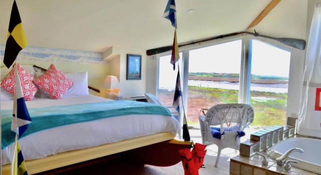 Двухместный номер Superior с видом на реку Captains Inn at Moss Landing