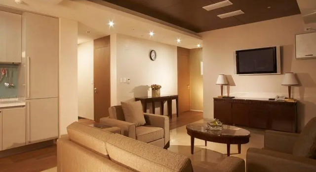 Familie Suite High1 Condominium
