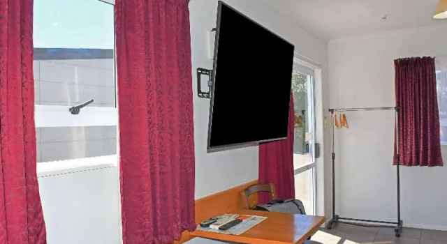 Трёхместный номер Standard Comfort Inn Westshore Beach