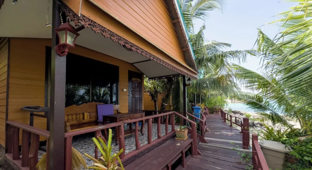Бунгало рядом с пляжем Tongta Phaview Resort