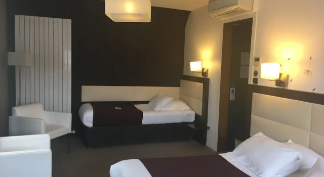 Четырёхместный семейный номер Standard The Originals Boutique, Hôtel La Marébaudière, Vannes