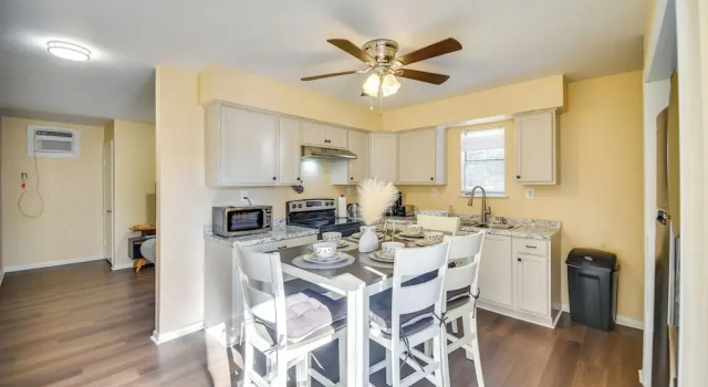 Апартаменты Explore & Relax! Norfolk Duplex < 1 Mi to Beach