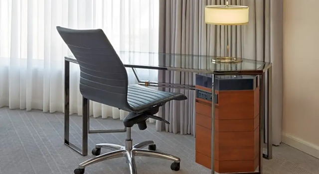 Четырёхместный клубный номер Standard InterContinental Toronto Centre by IHG