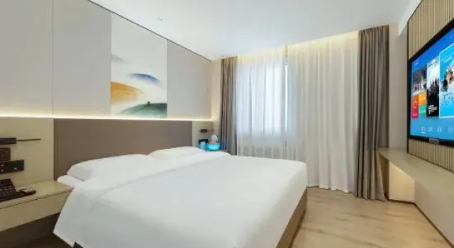 Семейный люкс Beijing Jiwu Hotel (Huaxi LIVE Wukesong 301 PLA General Hospital Branch)
