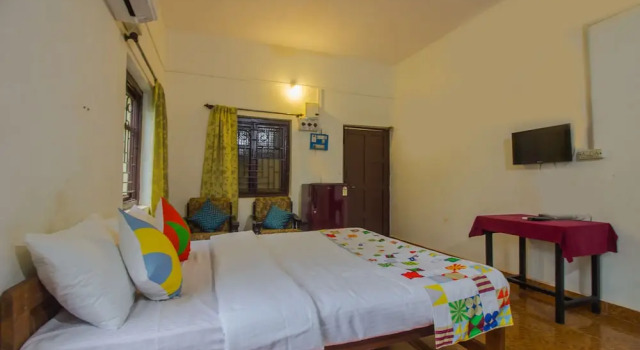 OYO 16070 Home Decent Studio Anjuna, Prenota Hotel Anjuna 