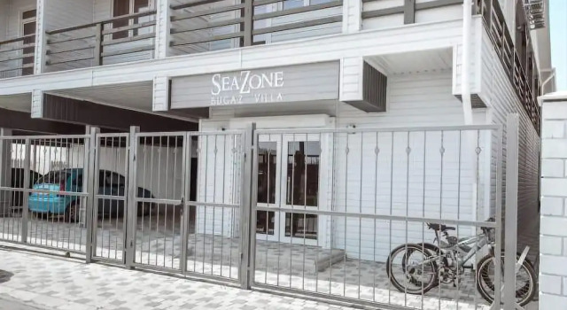 SeaZone Hotel