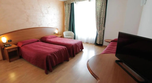 Трёхместный номер Standard Hotel Europa