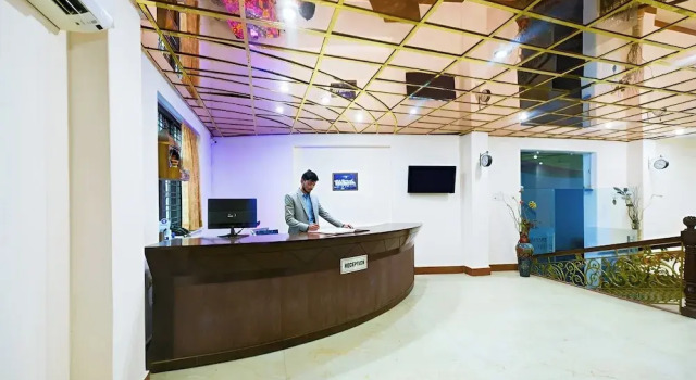 Hotel Fabulous - Delhi International Airport, Забронировать Отель Отели Нью-Дели с завтраком, Завтраки