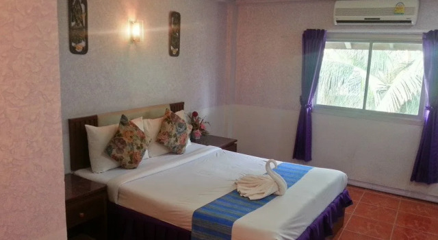 Holiday Hotel