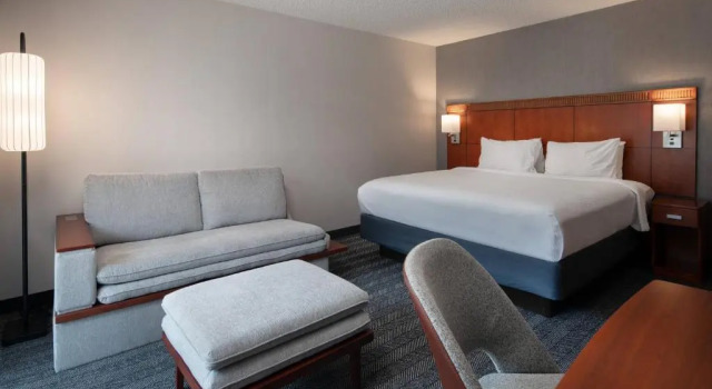 Номер Standard Courtyard by Marriott Fresno