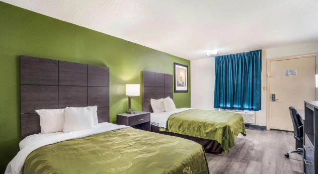 Четырёхместный номер Standard Quality Inn Columbia Airport