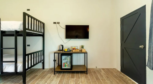 Семейный номер Standard с балконом The Barn Hua Hin
