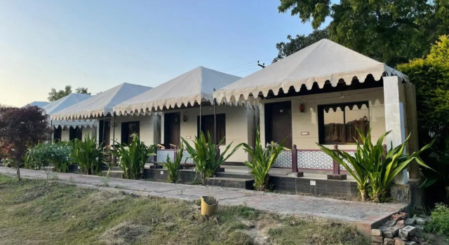 The Venation Camps & Resort, Rezervovat Lázně / Resort Udajpur Rajasthan