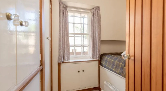 Altido Charming mews flat near the Dean Bridge, Забронировать Отель Отели Эдинбурга 3 звезды, рядом с Scottish Widows Bank Plc, 3*
