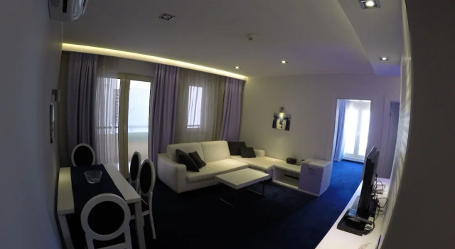 Апартаменты Luxury с балконом и с видом на город Apartments M Palace