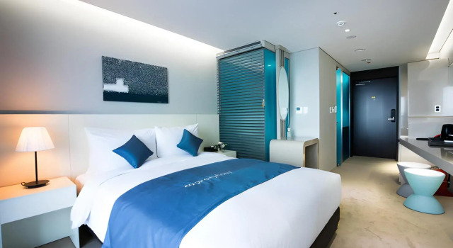 CO-OP City Hotel Harborview