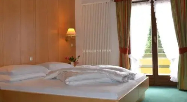 Hotel Brandl, Забронировать Отель Отели в центре Сан-Кандидо, в центре, Парковка
