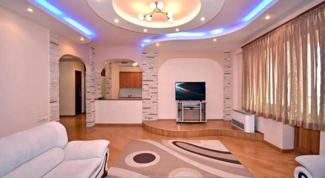 Northern Avenue 2 Bedroom Apertment With Great View HH656, Забронировать Отель Отели Еревана с парковкой, рядом с Станция метро Маршал Баграмян, Парковка