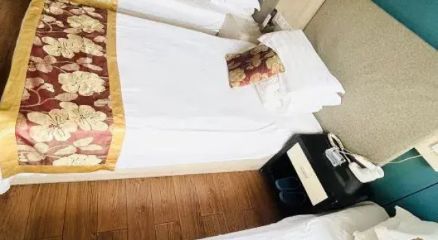 Кровать в общем номере (мужской номер) Nanjing Shanquanshui Hotel