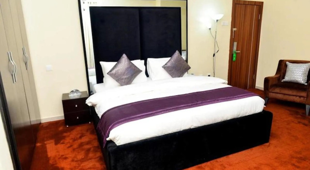 CribVille Hotel & Suites, Забронировать Отель Лекки Фаза 1 Ogoyo
