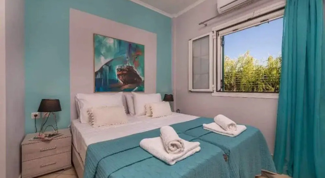 Madini Luxury villa with private Heated pool