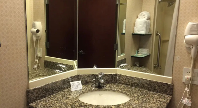 Люкс Comfort Inn & Suites LaGuardia Airport