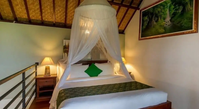 Бунгало Deluxe с видом на бассейн Sisin Ubud View