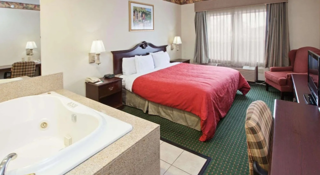 Двухместный люкс Country Inn & Suites by Radisson, Elkhart North